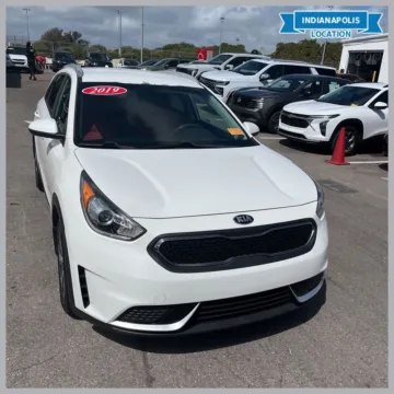 White 2019 Kia Niro LX for sale in Indianapolis, IN