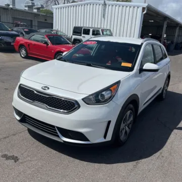 Photos of 2019 Kia Niro LX for sale in Indianapolis, IN at Indy Auto Man - Indianapolis
