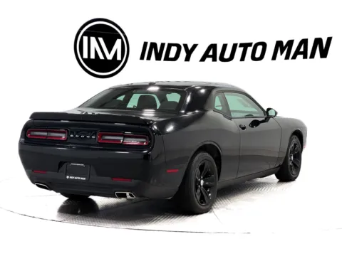 More photos of 2022 Dodge Challenger SXT at Indy Auto Man - Indianapolis, IN