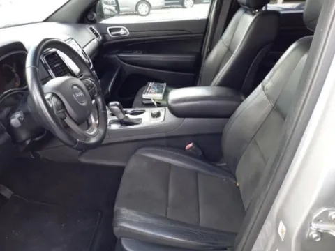 More photos of 2020 Jeep Grand Cherokee Altitude at Indy Auto Man - Indianapolis, IN