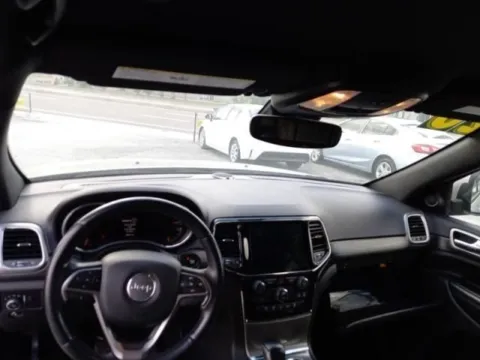 More photos of 2020 Jeep Grand Cherokee Altitude at Indy Auto Man - Indianapolis, IN