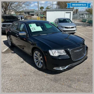 Black 2019 Chrysler 300 Limited for sale in Indianapolis, IN