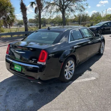 More photos of 2019 Chrysler 300 Limited at Indy Auto Man - Indianapolis, IN