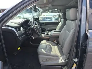 More photos of 2020 Chevrolet Suburban LT at Indy Auto Man - Indianapolis, IN