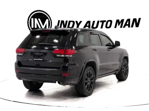 More photos of 2019 Jeep Grand Cherokee Altitude at Indy Auto Man - Indianapolis, IN