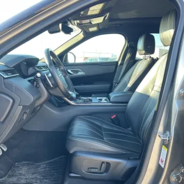 More photos of 2019 Land Rover Range Rover Velar SE R-Dynamic at Indy Auto Man - Indianapolis, IN