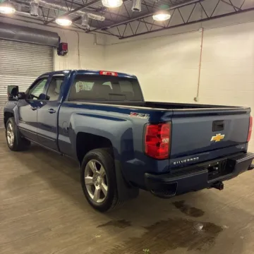 More photos of 2017 Chevrolet Silverado 1500 LT LT2 at Indy Auto Man - Indianapolis, IN