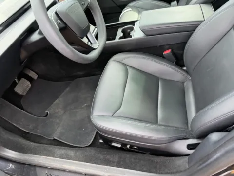 More photos of 2024 Tesla Model 3 Long Range at Indy Auto Man - Indianapolis, IN