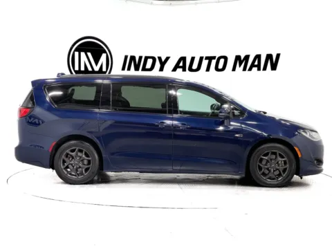 Another view of 2020 Chrysler Pacifica Limited for sale in Indianapolis, IN at Indy Auto Man - Indianapolis