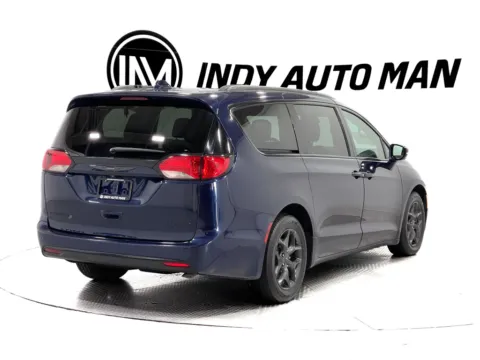 More photos of 2020 Chrysler Pacifica Limited at Indy Auto Man - Indianapolis, IN