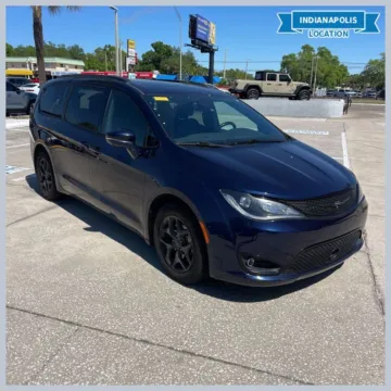 Blue 2020 Chrysler Pacifica Limited for sale in Indianapolis, IN