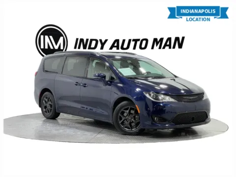 Blue 2020 Chrysler Pacifica Limited for sale in Indianapolis, IN