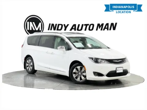 White 2018 Chrysler Pacifica Hybrid Limited for sale in Indianapolis, IN