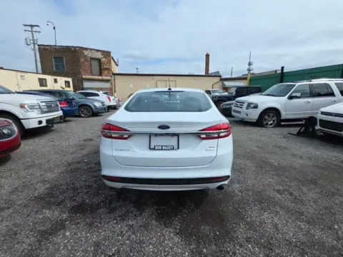 More photos of 2018 Ford Fusion SE at Indy Auto Man - Indianapolis, IN