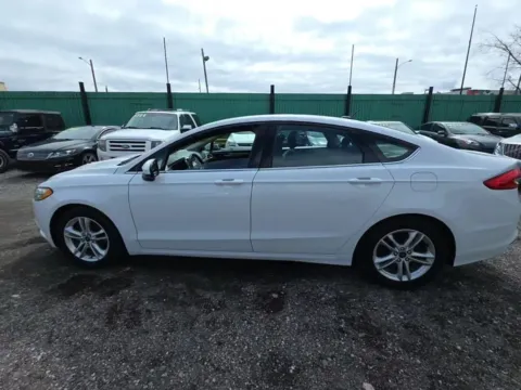 More photos of 2018 Ford Fusion SE at Indy Auto Man - Indianapolis, IN
