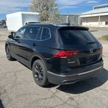 More photos of 2022 Volkswagen Tiguan 2.0T SE at Indy Auto Man - Indianapolis, IN