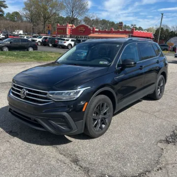 Photos of 2022 Volkswagen Tiguan 2.0T SE for sale in Indianapolis, IN at Indy Auto Man - Indianapolis