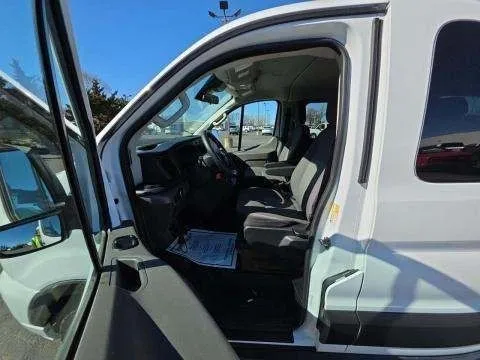 More photos of 2022 Ford Transit-350 XLT at Indy Auto Man - Indianapolis, IN