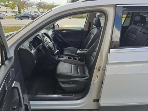 More photos of 2018 Volkswagen Tiguan 2.0T SEL Premium at Indy Auto Man - Indianapolis, IN