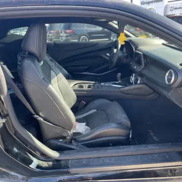 More photos of 2018 Chevrolet Camaro SS 1SS at Indy Auto Man - Indianapolis, IN