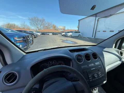 More photos of 2011 Ford Transit Connect XLT at Indy Auto Man - Indianapolis, IN