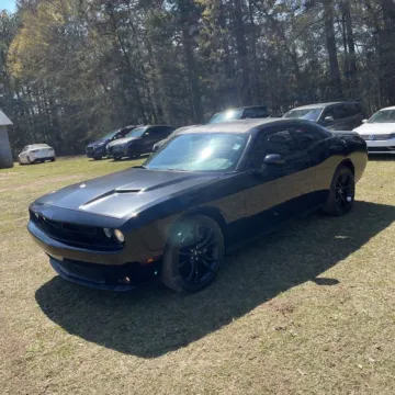 Photos of 2017 Dodge Challenger SXT for sale in Indianapolis, IN at Indy Auto Man - Indianapolis