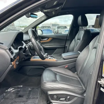 More photos of 2017 Audi Q7 3.0T Premium Plus quattro at Indy Auto Man - Indianapolis, IN