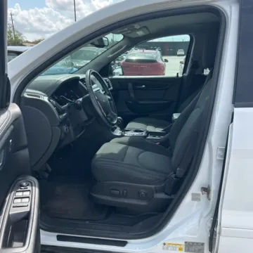 More photos of 2016 GMC Acadia SLE-2 at Indy Auto Man - Indianapolis, IN