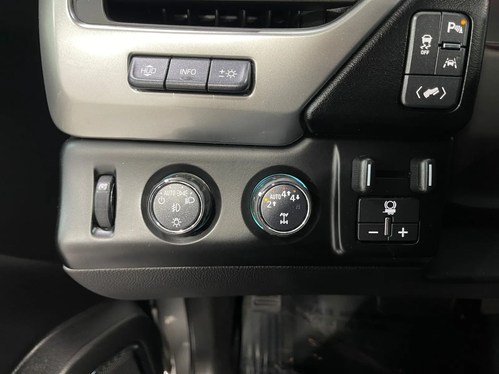 2018 Chevrolet Tahoe Premier - Photo 20