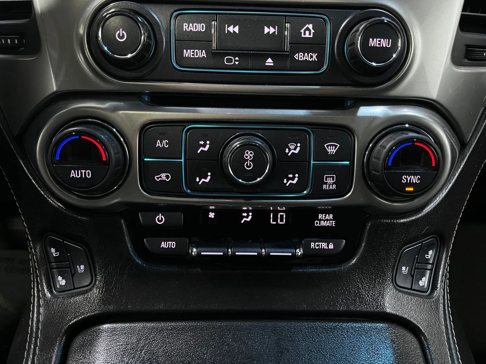 2018 Chevrolet Tahoe Premier - Photo 24