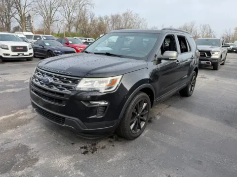 Photos of 2019 Ford Explorer XLT for sale in Indianapolis, IN at Indy Auto Man - Indianapolis