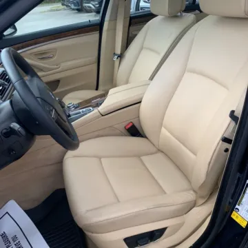 More photos of 2011 BMW 5 Series 528i at Indy Auto Man - Indianapolis, IN