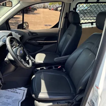 More photos of 2021 Ford Transit Connect XL at Indy Auto Man - Indianapolis, IN