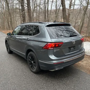 More photos of 2018 Volkswagen Tiguan 2.0T SE 4Motion at Indy Auto Man - Indianapolis, IN