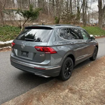 Another view of 2018 Volkswagen Tiguan 2.0T SE 4Motion for sale in Indianapolis, IN at Indy Auto Man - Indianapolis