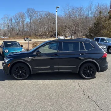 More photos of 2022 Volkswagen Tiguan 2.0T SE R-Line Black at Indy Auto Man - Indianapolis, IN