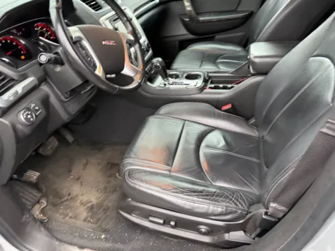 More photos of 2017 GMC Acadia Limited at Indy Auto Man - Indianapolis, IN