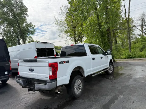 More photos of 2017 Ford F-250SD XLT at Indy Auto Man - Indianapolis, IN