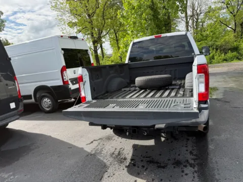 More photos of 2017 Ford F-250SD XLT at Indy Auto Man - Indianapolis, IN