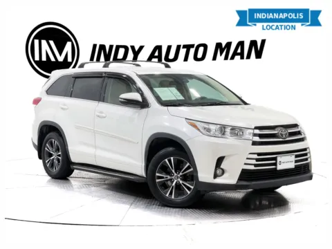 White 2018 Toyota Highlander LE Plus for sale in Indianapolis, IN