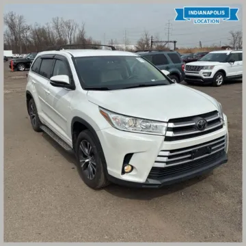 White 2018 Toyota Highlander LE Plus for sale in Indianapolis, IN