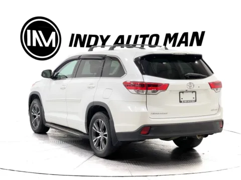 More photos of 2018 Toyota Highlander LE Plus at Indy Auto Man - Indianapolis, IN