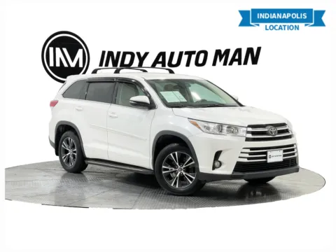 White 2018 Toyota Highlander LE Plus for sale in Indianapolis, IN