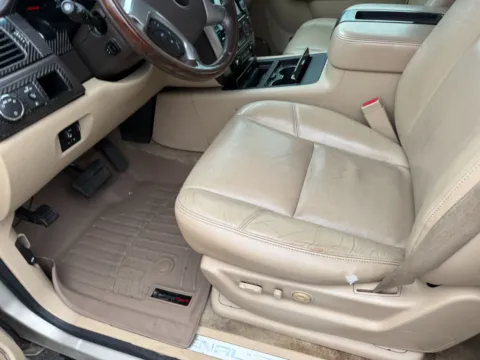 More photos of 2013 GMC Yukon Denali at Indy Auto Man - Indianapolis, IN