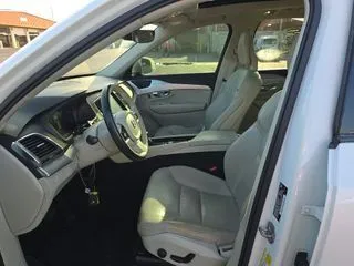 More photos of 2018 Volvo XC90 T5 Momentum at Indy Auto Man - Indianapolis, IN