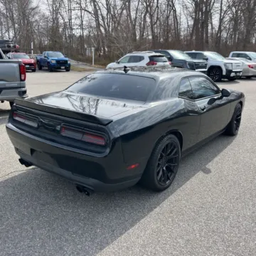 More photos of 2016 Dodge Challenger SRT 392 at Indy Auto Man - Indianapolis, IN