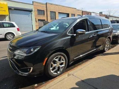 Photos of 2019 Chrysler Pacifica Limited for sale in Indianapolis, IN at Indy Auto Man - Indianapolis