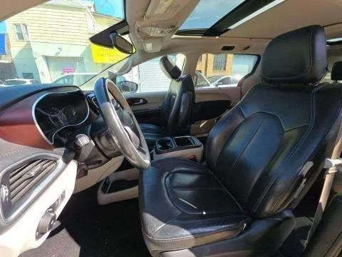 More photos of 2019 Chrysler Pacifica Limited at Indy Auto Man - Indianapolis, IN