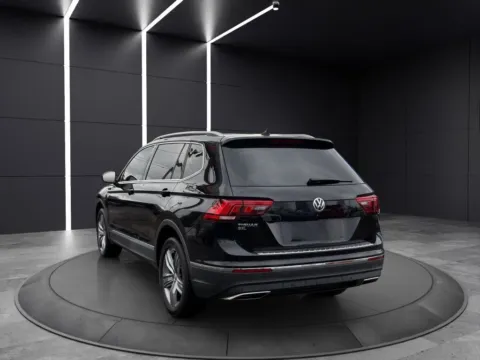 More photos of 2021 Volkswagen Tiguan 2.0T SEL at Indy Auto Man - Indianapolis, IN