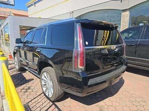 More photos of 2018 Cadillac Escalade Platinum Edition at Indy Auto Man - Indianapolis, IN